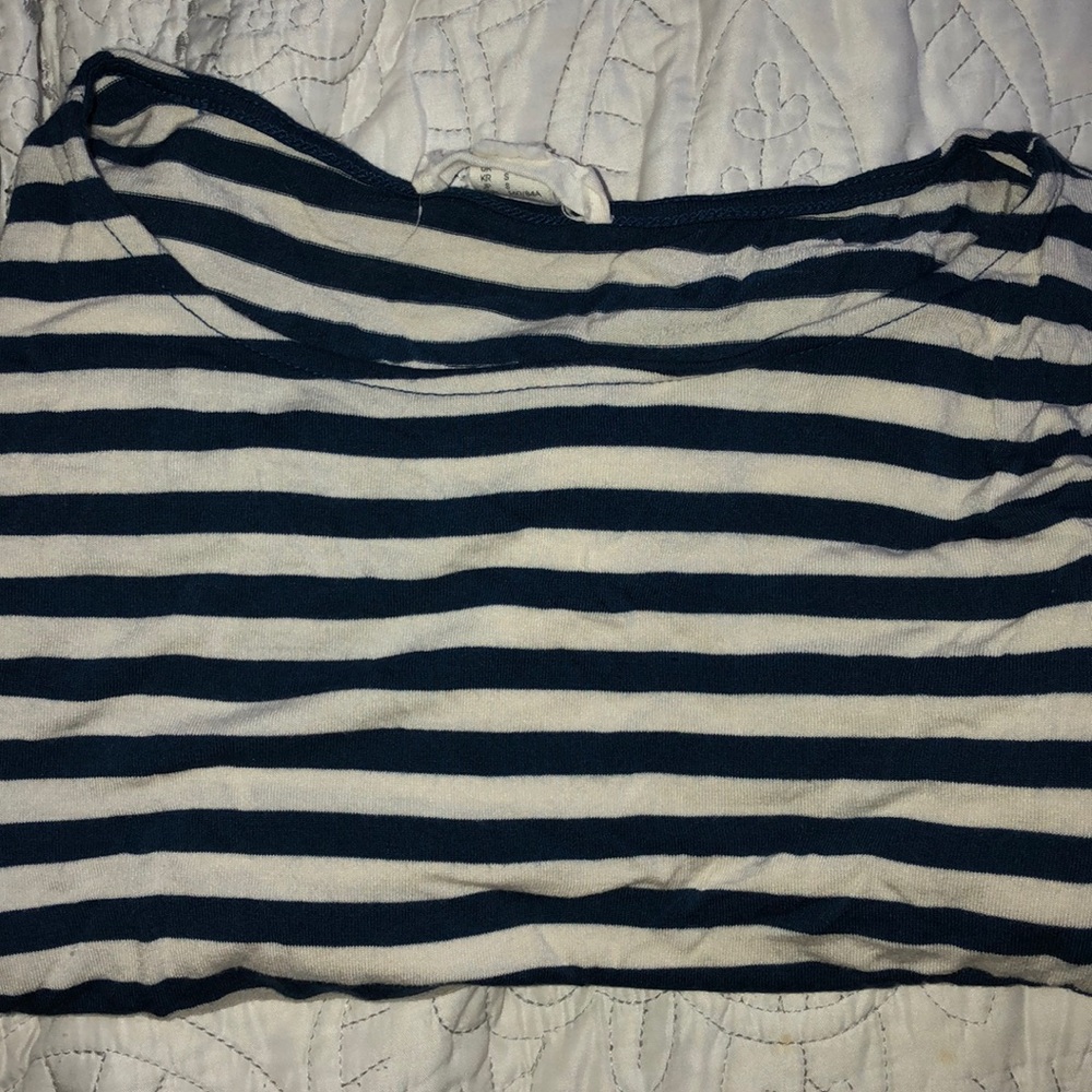 Half sleeve crop top